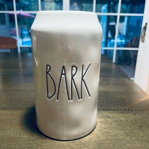 Rae Ann “Bark” container